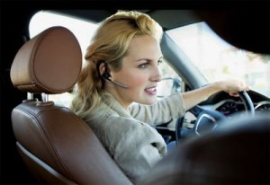 1435227775_business-woman-driving